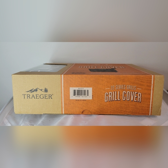 New Traeger 22 Series Black w/ Logo Full Length Heavy Duty Grill Cover BAC379 - Picture 2 of 7